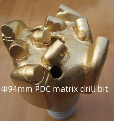 壊れた研摩の石を懸命にあけるための94mmのマトリックス ボディPDC穴あけ工具