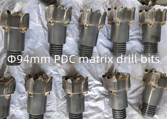 壊れた研摩の石を懸命にあけるための94mmのマトリックス ボディPDC穴あけ工具